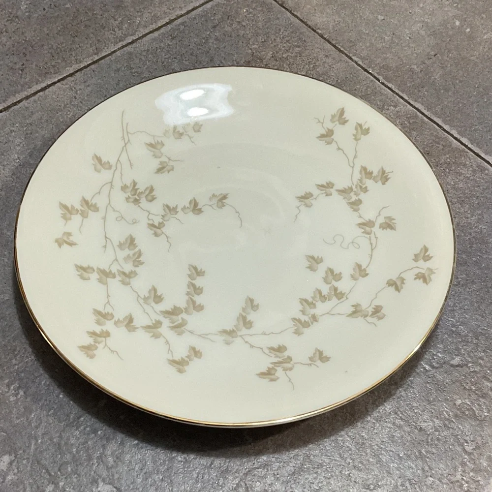 Elegant Cream and Gold Dinner Plate